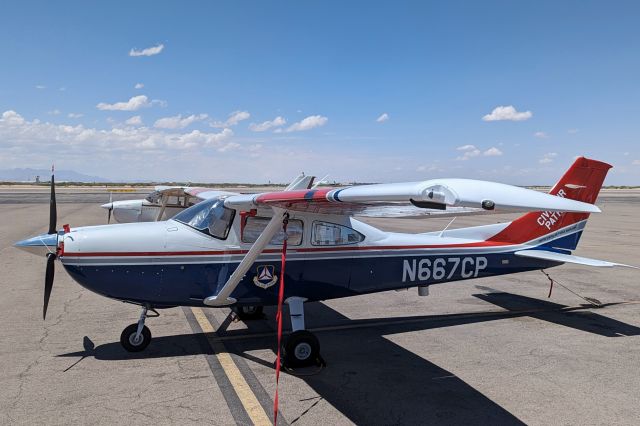 Cessna Skylane (N667CP)