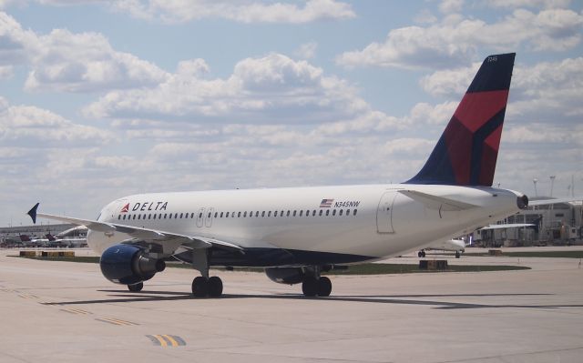 Airbus A320 (N345NW)