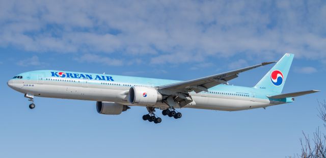 BOEING 777-300 (HL8210)