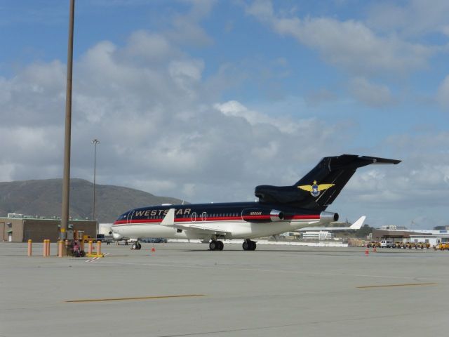 Boeing 727-100 (N800AK) - N800AK at SFO Business Jet Parking.