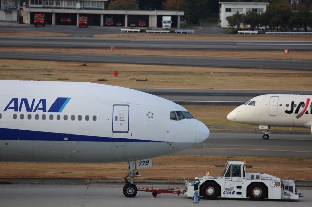 BOEING 777-300 (JA778A)