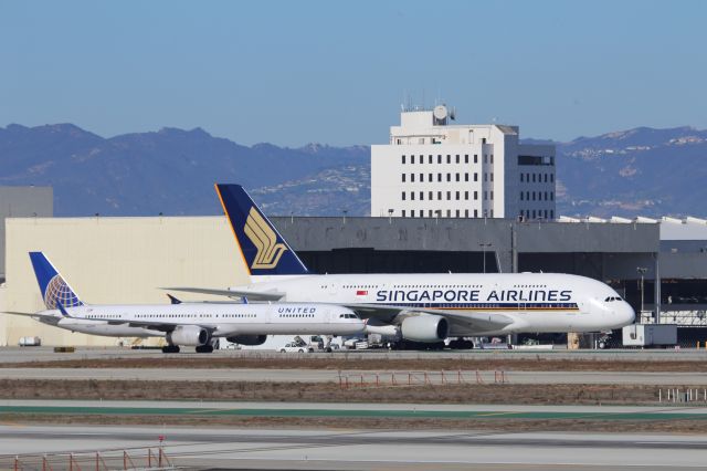 Airbus A380-800 (9V-SKL)
