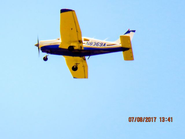 Piper Cherokee (N8369A)