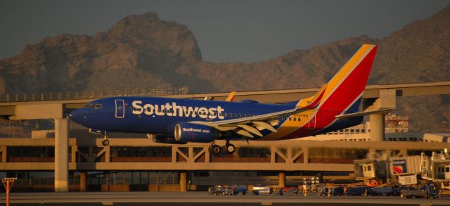 Boeing 737-700 (N490WN) - phoenix sky harbor international airport 31DEC20