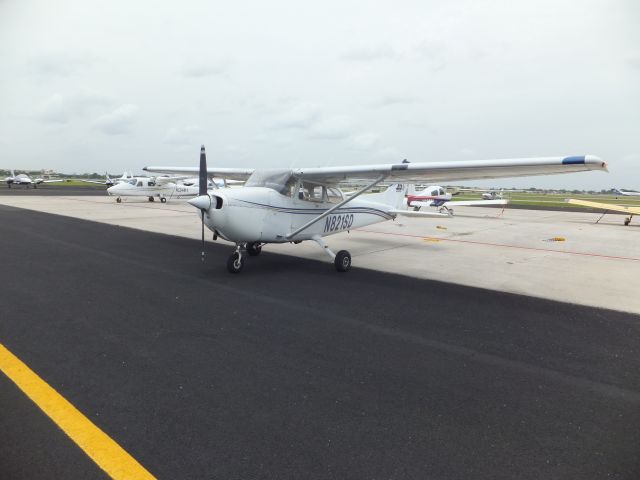 Cessna Skyhawk (N821SD) - Taken by me on 6th June 2016 after an hours sightseeing flight over Miami for the wifes birthday.