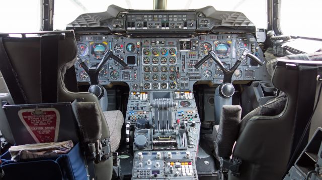 — — - The Concorde Cockpit