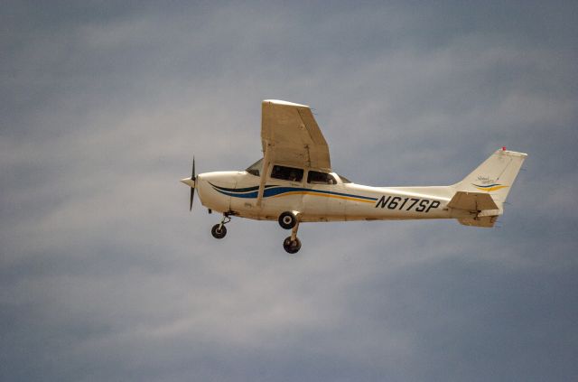 Cessna Skyhawk (N617SP)