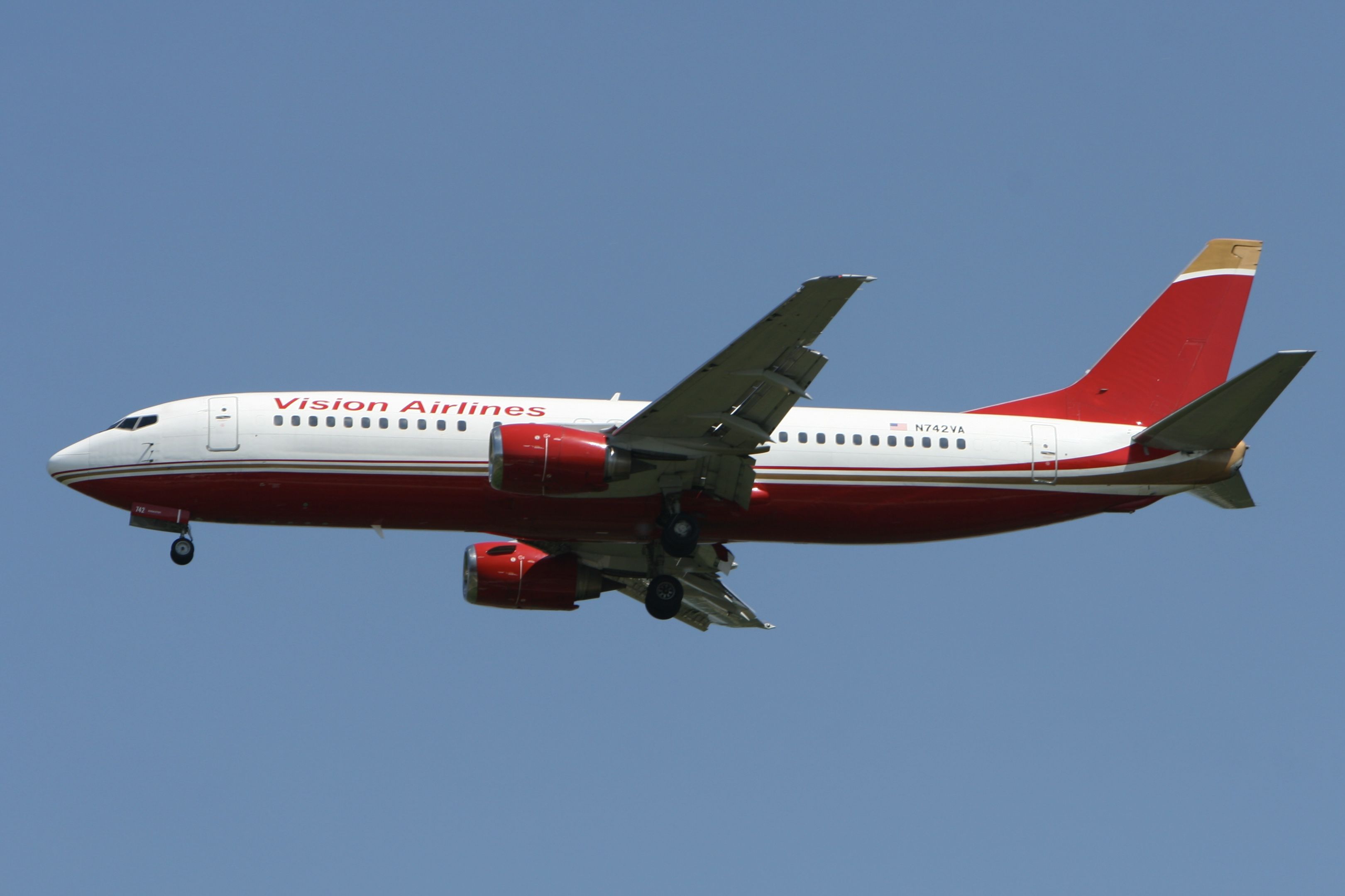 BOEING 737-400 (N742VA) - May 29, 2010 - arrived Detroit from Biloxi, Mississippi 