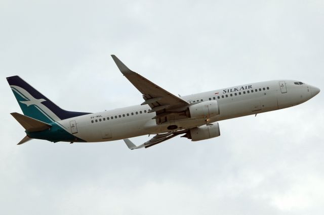 Boeing 737-800 (9V-MGL)