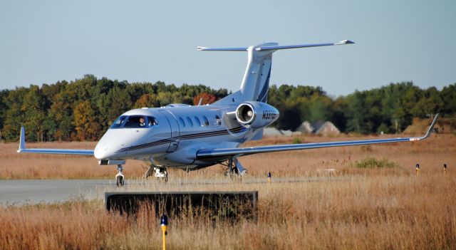 Embraer Phenom 300 (N337QS)