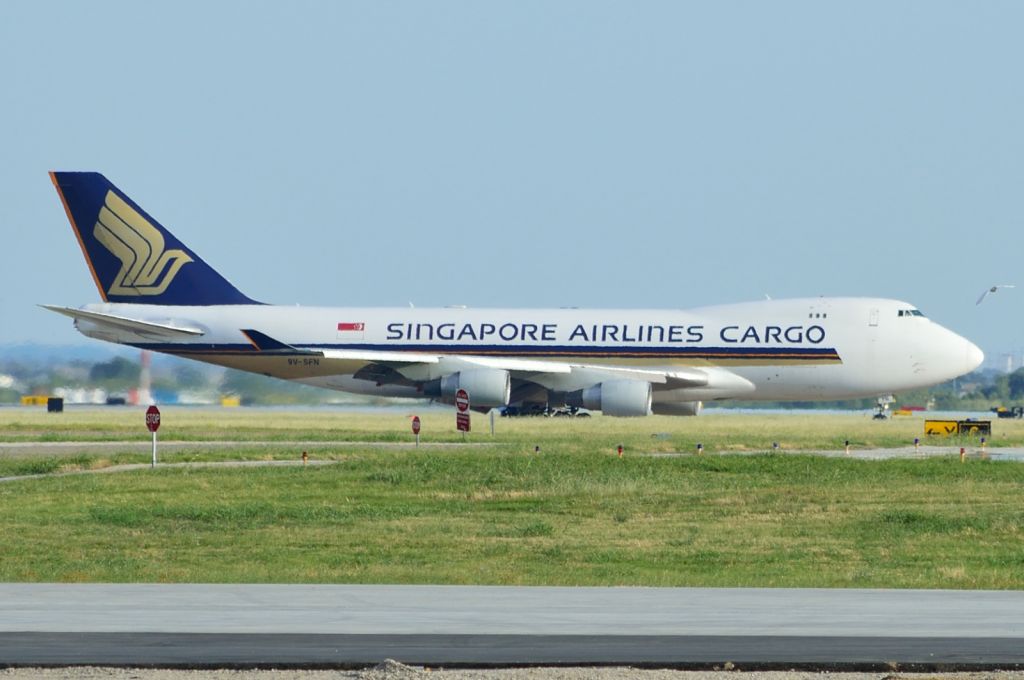 Boeing 747-400 (9V-SFN) - Singapore Airlines Cargo - B744 - 9V-SFN - Arriving KDFW 06/29/2013