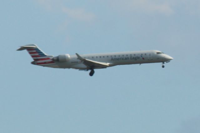 Canadair Regional Jet CRJ-700 — - Landing Runway 27L. Operating as "Skywest" SKW3070/AA3070 on 9.04.2018. ALL AIRCRAFT DATA UNKNOWN. POSSIBLE DIVERSION.