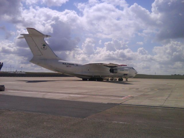 Ilyushin Il-76 (RA-76446) - Un Iluyshin Il76TD de CEIBA Cargo sur le tarmac de Vatry (Photo prise en 2013)