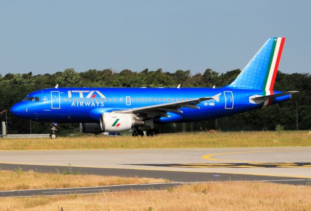 Airbus A319 (EI-IMB)