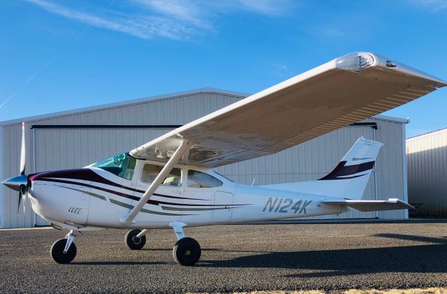 Cessna Skylane (N124K) - C182XP- Air Plaines IO520-D