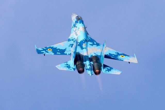 Sukhoi Su-27 Flanker —