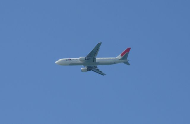 BOEING 767-300 (JA610J) - On final to PHNL.