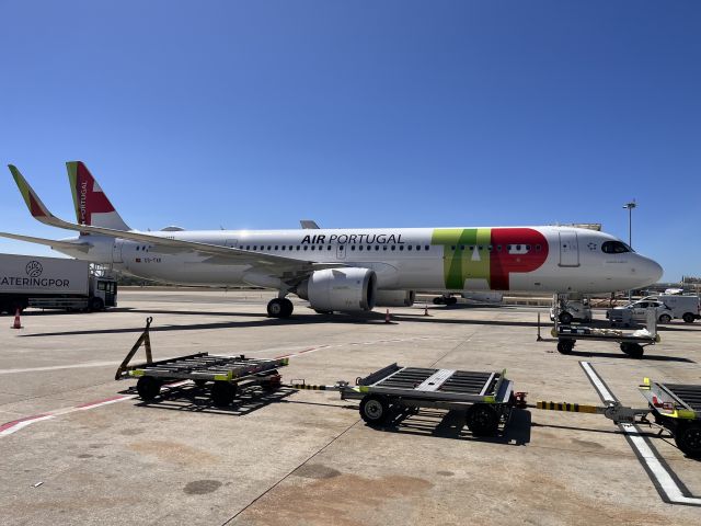 Airbus A321neo (CS-TXK)