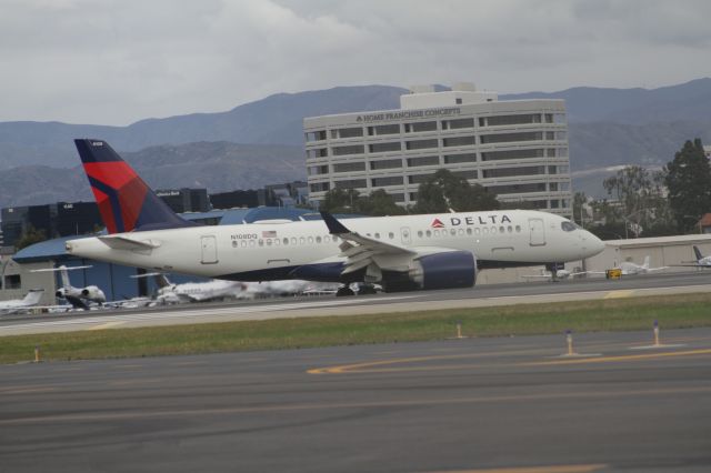 Airbus A220-100 (N108DQ)