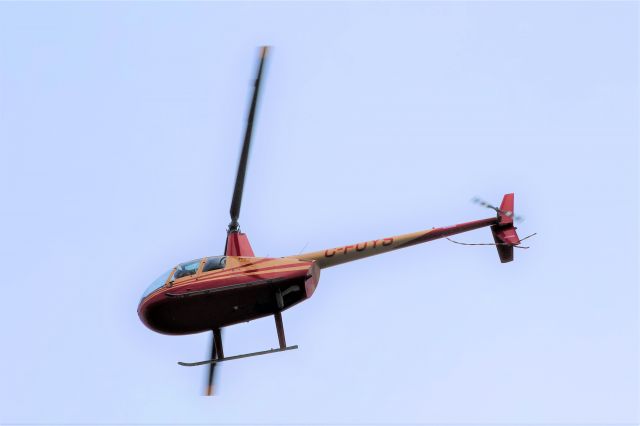 Robinson R-44 (C-FUYS) - C-FUYS ROBINSON R-44 RAVEN II Hélico Mauricie Inc. Survolant la ville de Lavaltrie QC. le 12-08-2023 à 15:31.