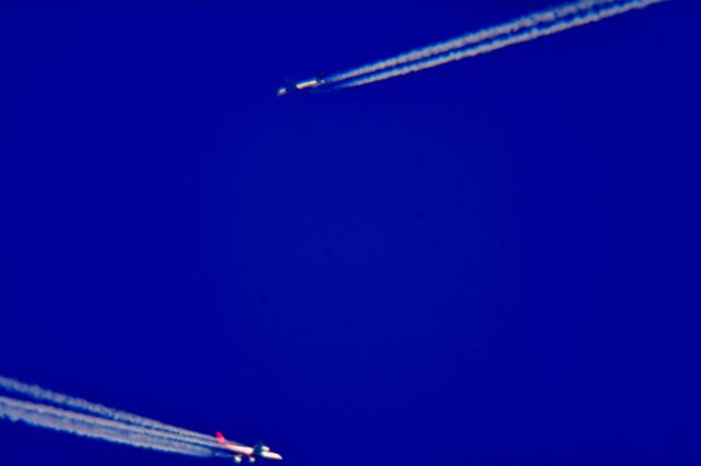 — — - Pic of President Erdogan of Turkeys Jet east of Cleveland heading south east towards Washington D.C.05-15-17.(bottom)