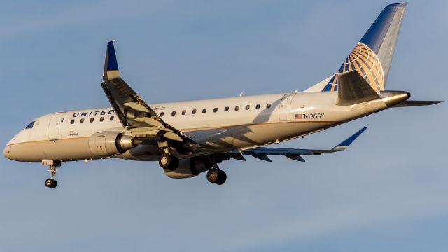 Embraer 175 (N135SY) - United Express (SkyWest) ERJ175 arriving from San Francisco (SFO)