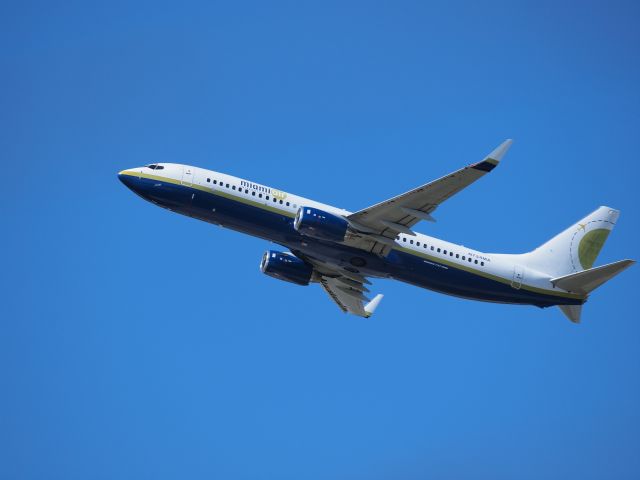 Boeing 737-800 (N734MA)