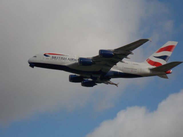 Airbus A380-800 (G-XLEI)