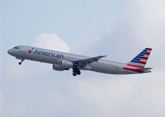 Airbus A321 (N170US)