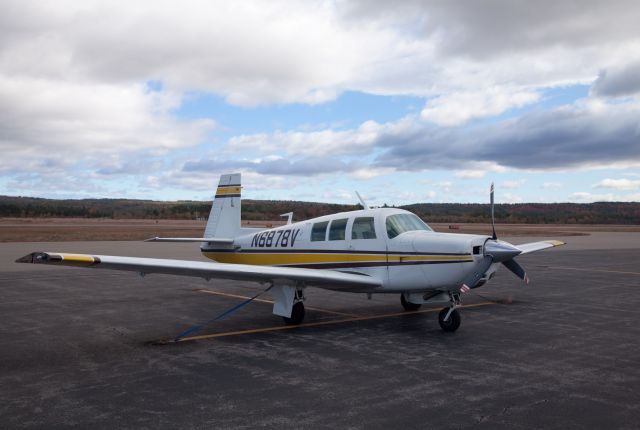 Mooney M-20 (N6878V)