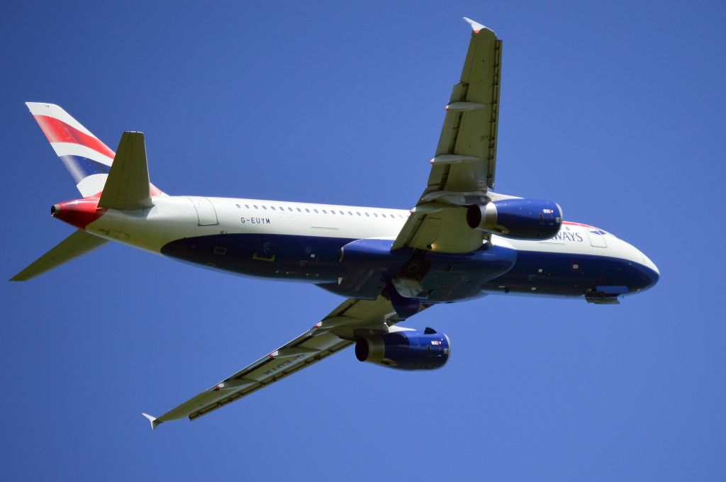 Airbus A320 (G-EUYM) - British Airways - A320-232 (G-EUYM). The BA midday NCL - LHR flight departing on a "blue sky" summer's day. (Photo Jun 2016)