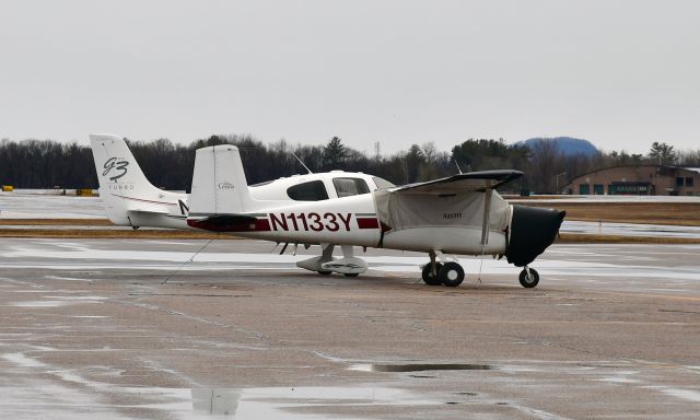 Cessna Commuter (N1133Y) - Cessna 150 N1133Y in Burlington 