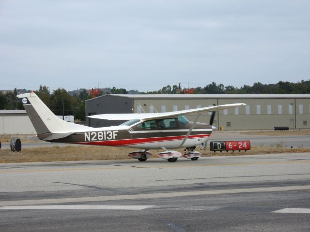 Cessna Skylane (N2813F) - Taxiing to RWY 24