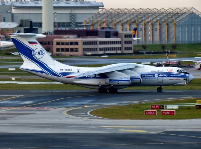 Ilyushin Il-76 (RA-76950)