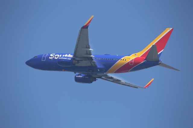 Boeing 737-700 (N7724A)