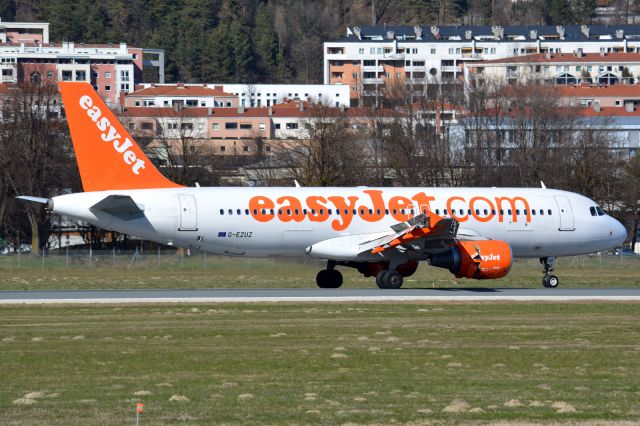 Airbus A320 (G-EZUZ)