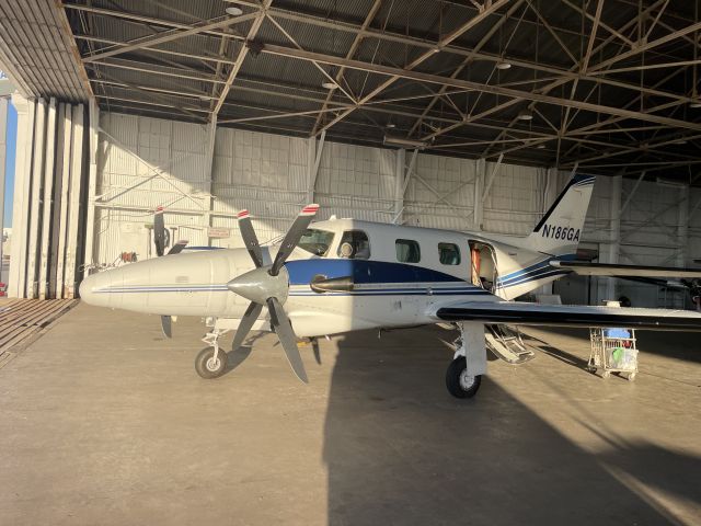 Piper Cheyenne 2 (N186GA)