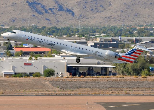 Canadair Regional Jet CRJ-900 (N906FJ)