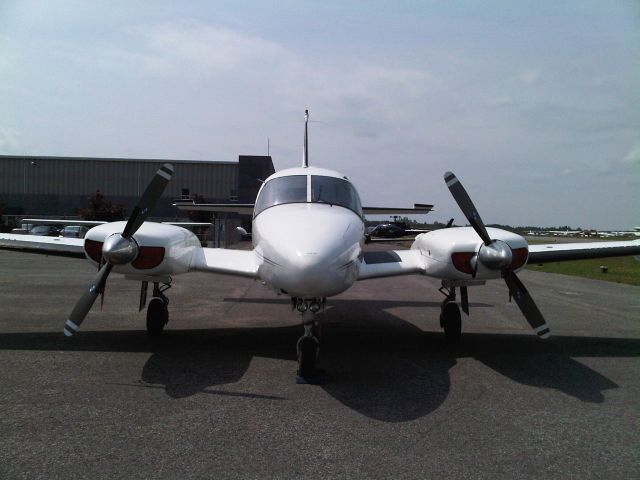 Piper Navajo (C-GZIS)