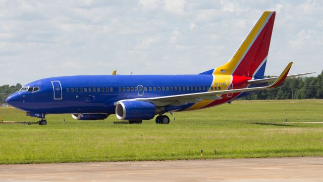 Boeing 737-700 (N7708E) - The third of so far four Boeing 737s to come to Tupelo for storage, all of which once flew for Southwest and are operating with United callsigns.