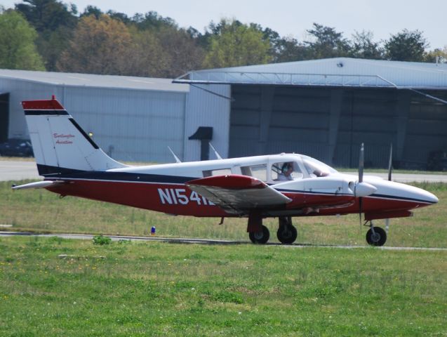 Piper Seneca (N15412)