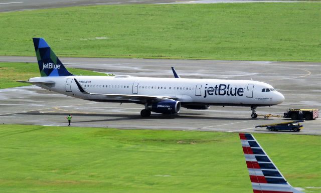 Airbus A321 (N955JB)