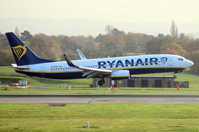 Boeing 737-800 (SP-RSB) - On short finals for rwy 23R on 11-Nov-24 operating flight RYR2142 from EPKK.