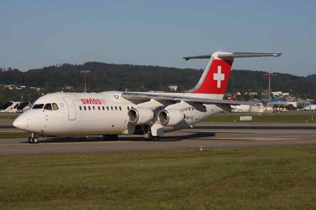 Avro RJ-100 Avroliner (HB-IYQ)