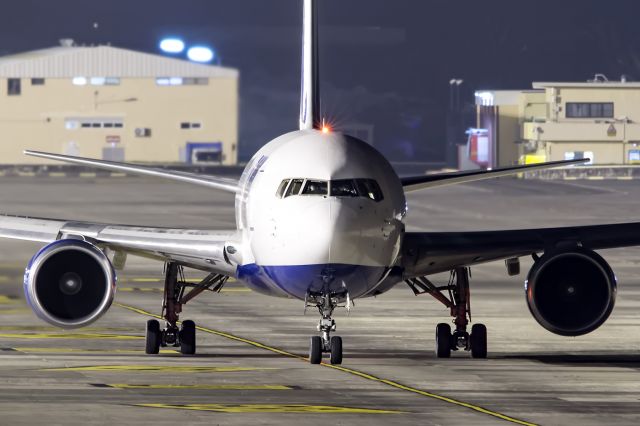 BOEING 767-300 (EI-DBW) - 02/10/2015