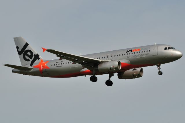 Airbus A320 (VH-VQR)