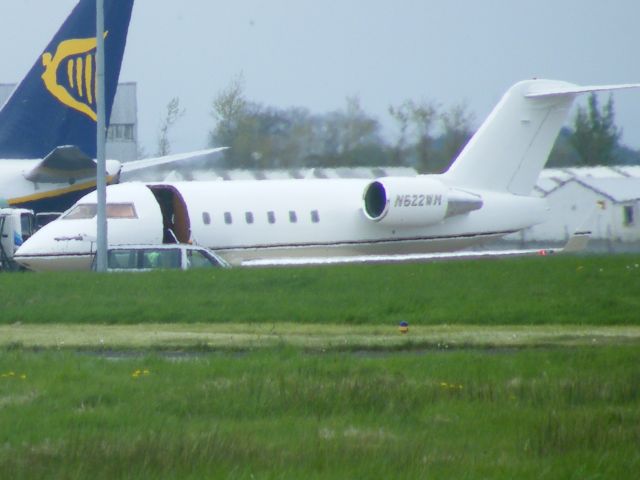 Canadair Challenger (N622WM) - N622WM CL 60 seen here on stand 22 at shannon on 15-04-2011