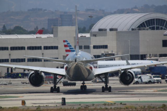 Boeing 777-200 (N780AN)