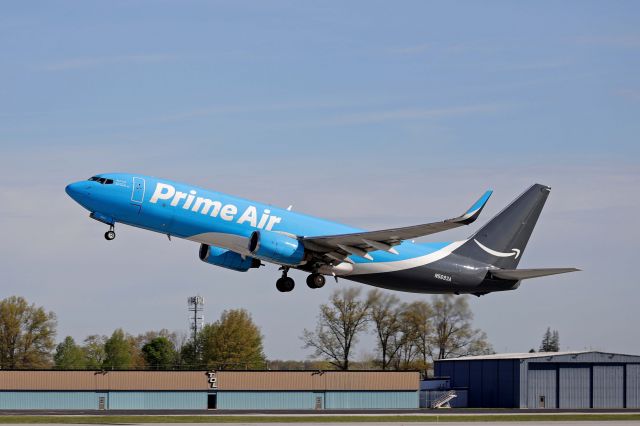 Boeing 737-800 (N5693A) - Amazon Prime Air/Sun Country SCX3043, a B737-83N (freighter), departing for Lakeland Linder Int'l (KLAL) yesterday, 2 May 2021. 