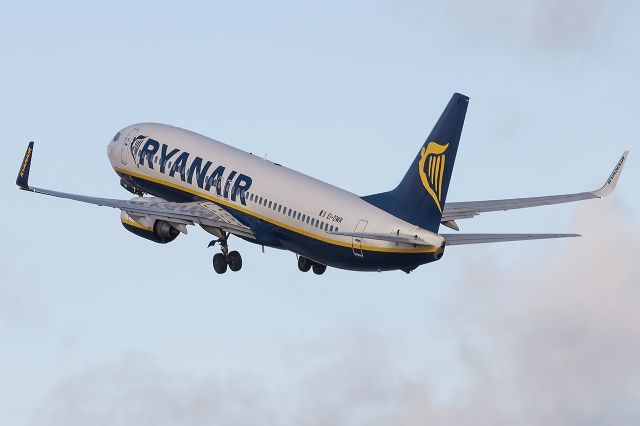 Boeing 737-800 (EI-DWR)